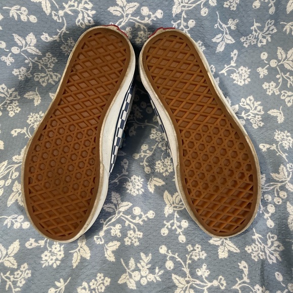 VANS - Picture 8 of 12